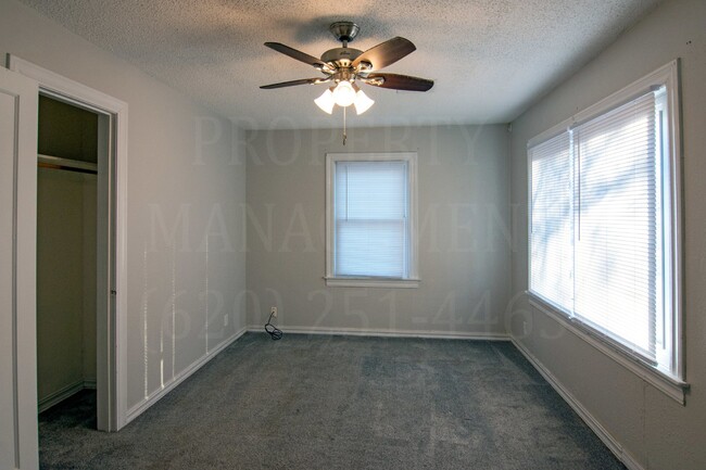 Building Photo - 2 Bedroom 1 Bath located in West Coffeyville