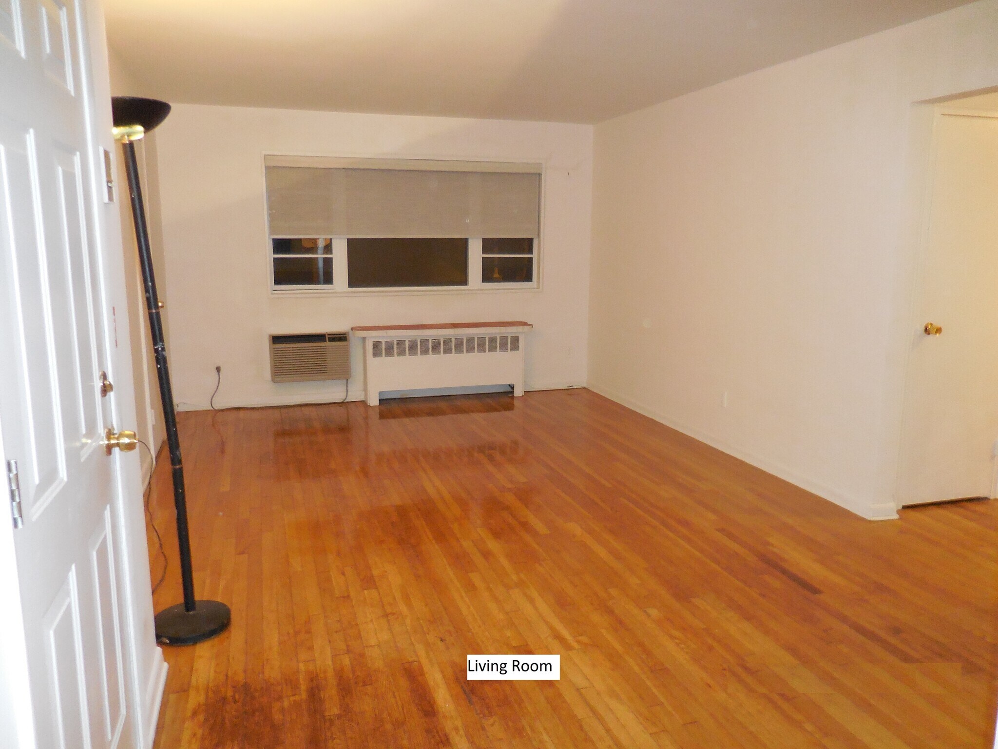 Livingroom - 2350 5th St