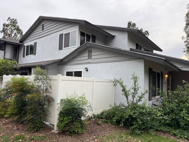 Building Photo - 20279 Green Hill Ln