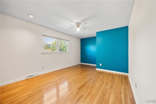 Building Photo - 8178 Old Sunridge Dr
