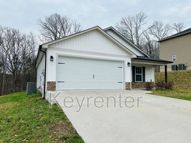 Building Photo - 8025 Poplar Grv Ln