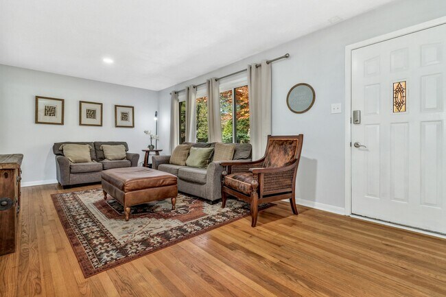 Building Photo - 1011 Old US Hwy 70