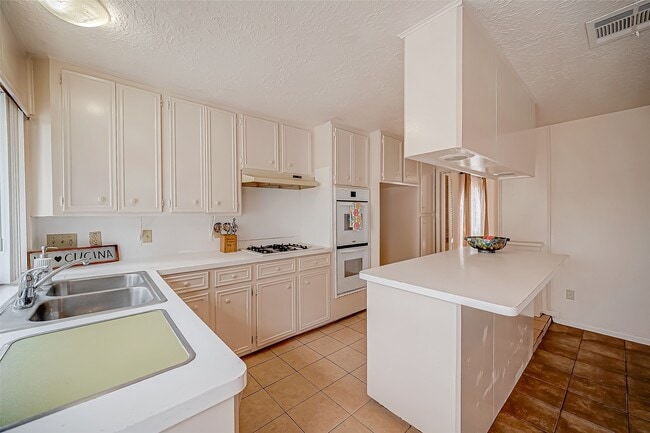 Building Photo - 10607 Silkwood Dr