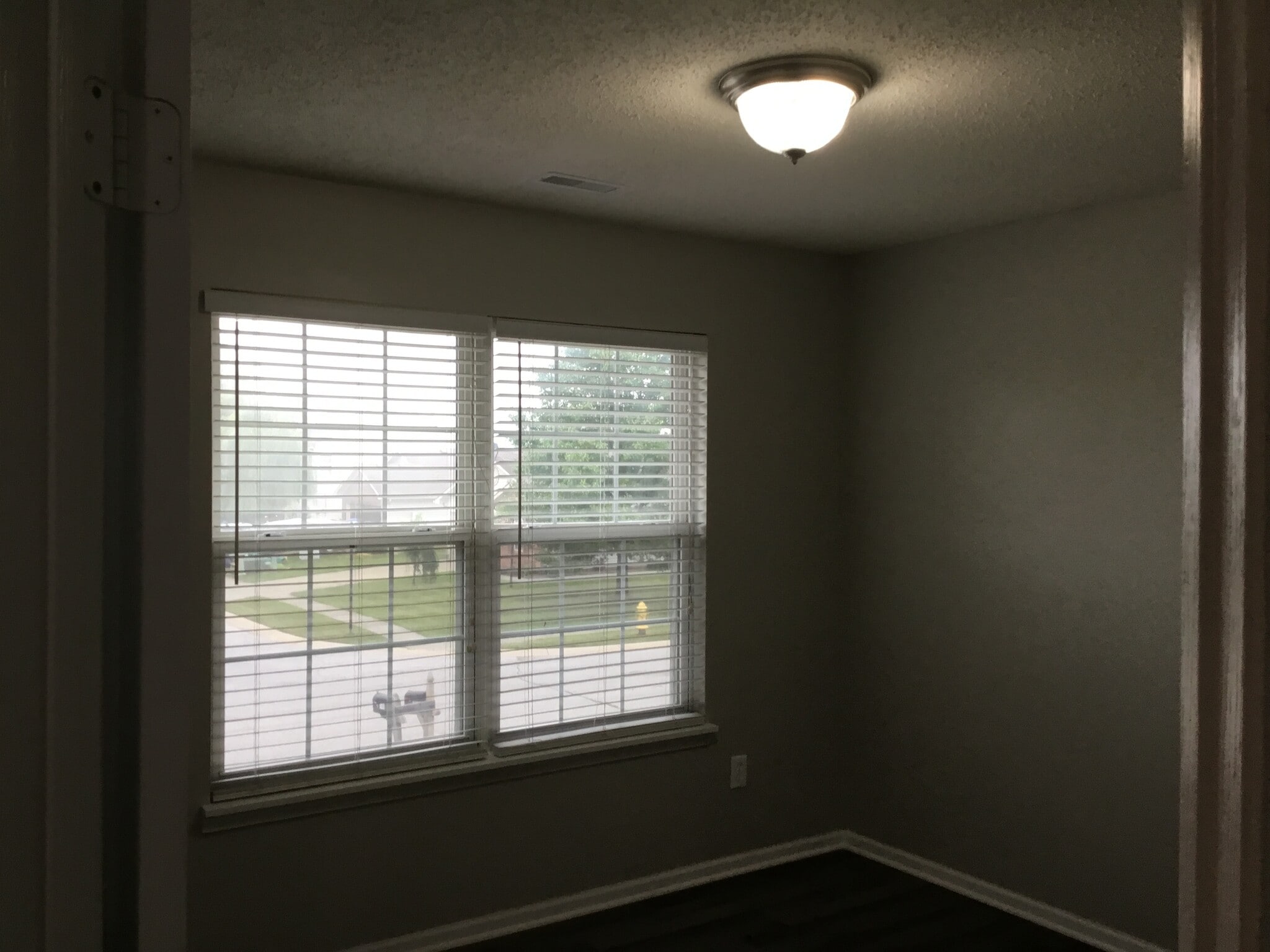 Building Photo - 1465 Creekside Dr