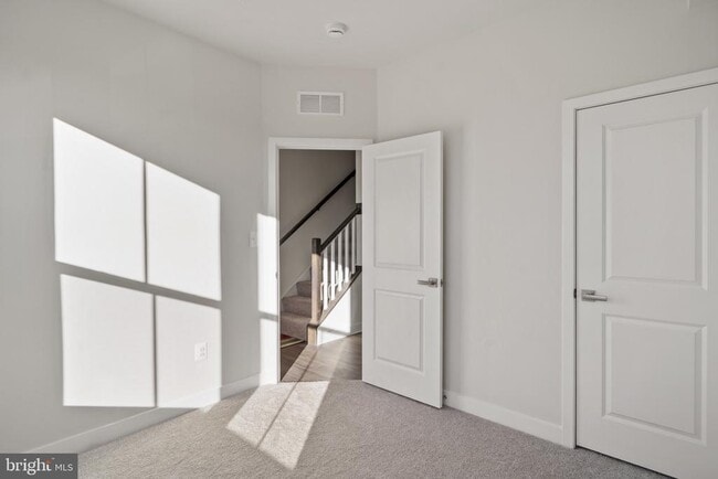 Building Photo - 734 Watts St