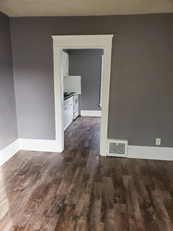 Building Photo - 548 Beech St