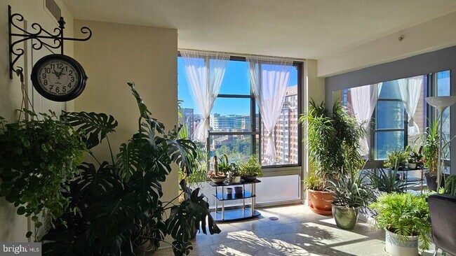 Building Photo - 475 K St NW