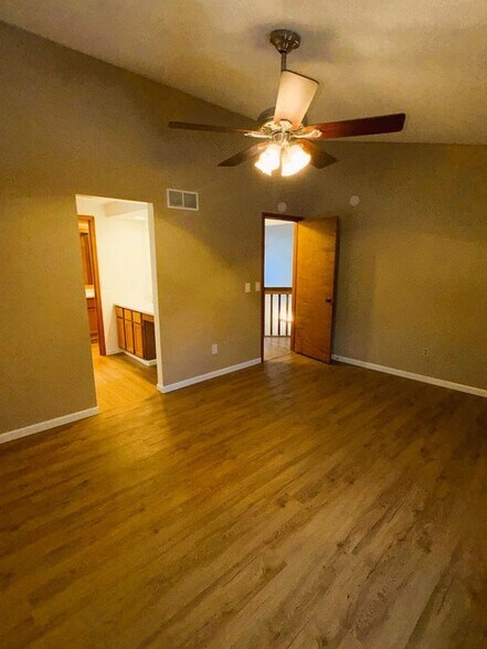 Building Photo - 142 Northwood Dr