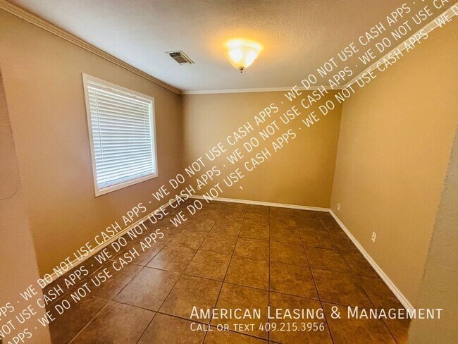 Building Photo - 4417 Willowglen St