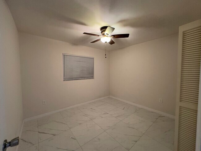 Building Photo - 4209 SW Santa Barbara Pl