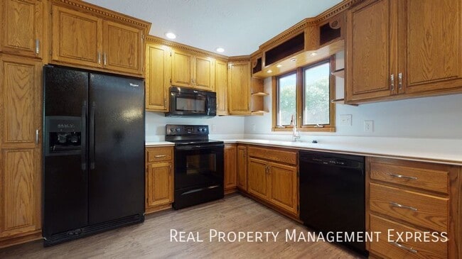 Building Photo - 3 Bed 3 Bath Home in Sioux Falls!