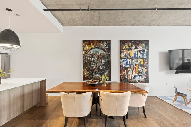 Building Photo - 111 S Peoria St