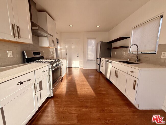 Building Photo - 1345 Quintero St