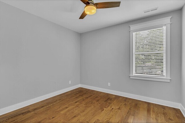 Building Photo - 1109 Cecilia Ave
