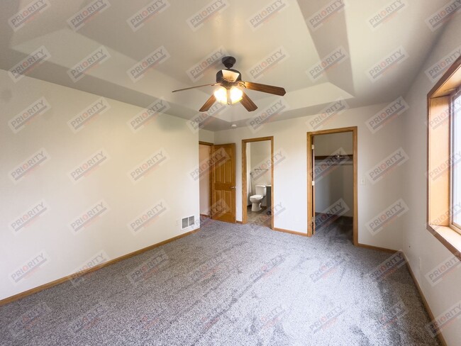 Building Photo - Gorgeous Single Family Home