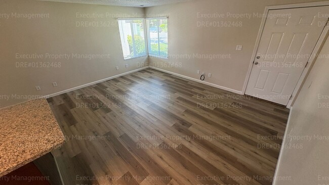 Building Photo - 709 Deseret Way