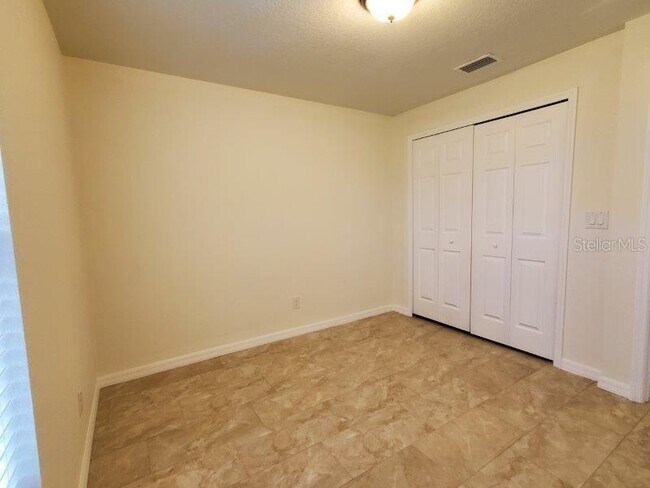 Building Photo - 1192 Oceanic Rd