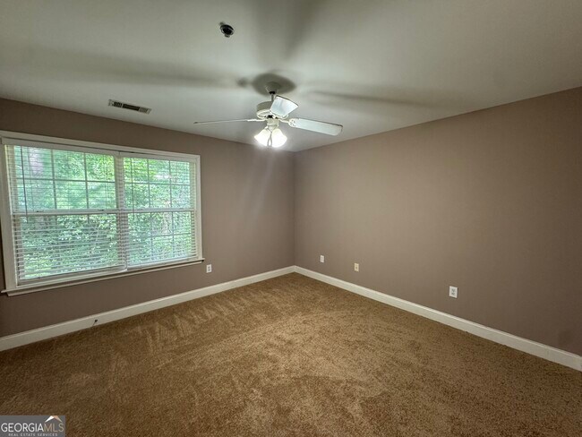 Building Photo - 460 S Barnett Shoals Rd
