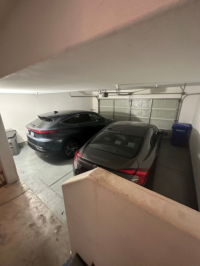 Building Photo - Stunning 3-Bedroom, 2.5-Bath Townhome in the Heart of Torrey Highlands – A Must-See!