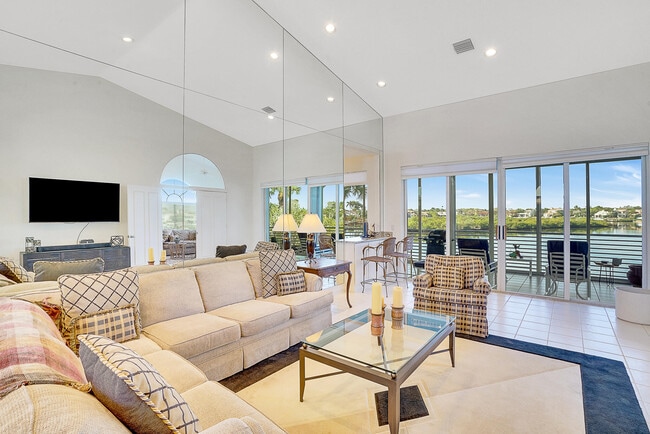 Building Photo - 2703 Captains Way