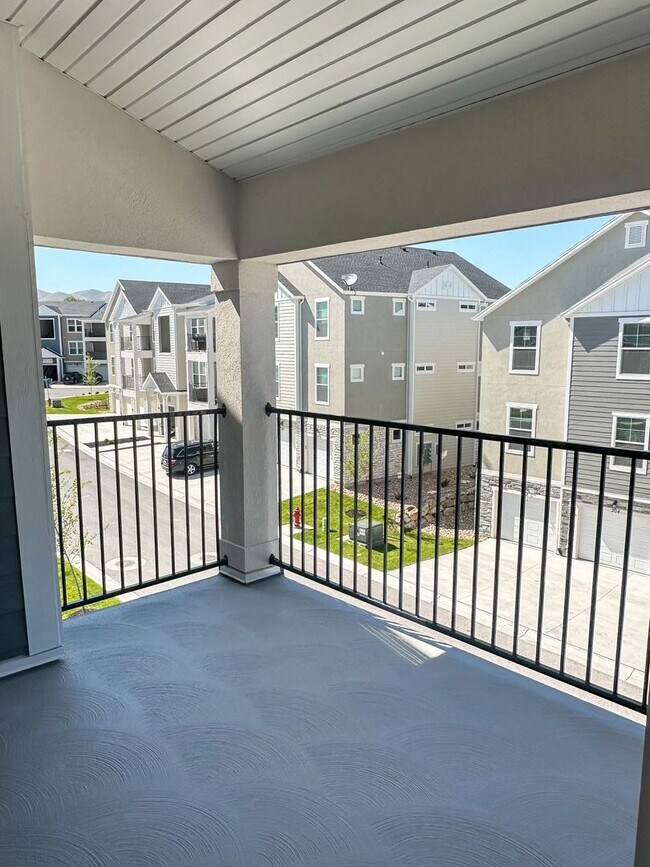 Building Photo - Modern Living in Lehi | New Build | Silico...