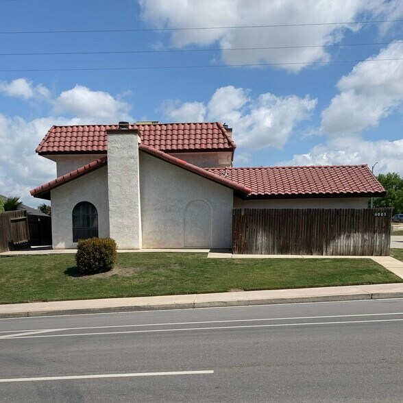 Building Photo - 6005 Fairfax Rd