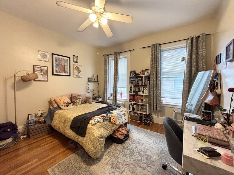 Building Photo - 1477 Beacon St