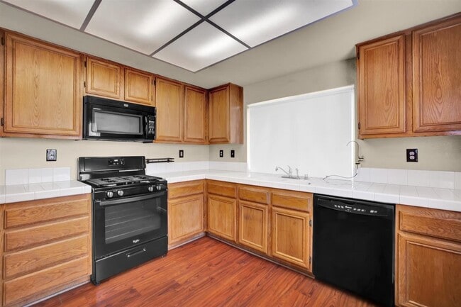 Building Photo - 939 Shana Pl