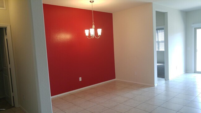 Building Photo - 5003 E Smoky Quartz Rd