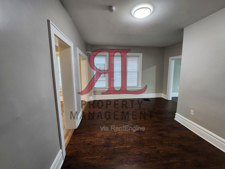 Building Photo - 644 S Champion Ave