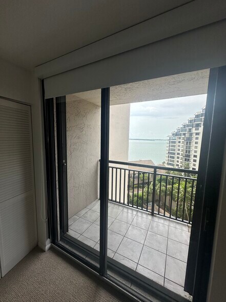 Building Photo - 540 Brickell Key Dr