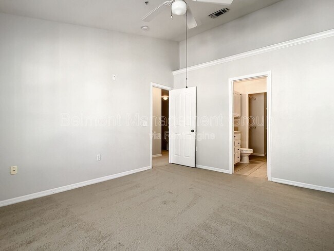 Building Photo - 2444 Legacy Lake Dr