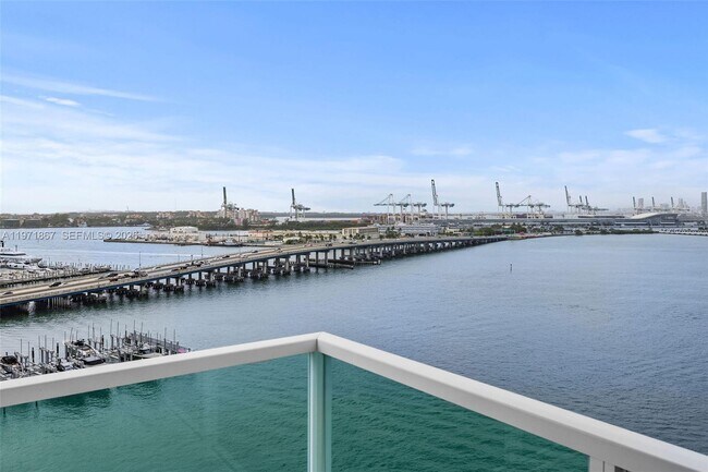 Building Photo - 650 West Ave