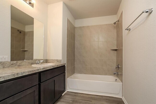 Building Photo - 150 Spring Meadows Cir