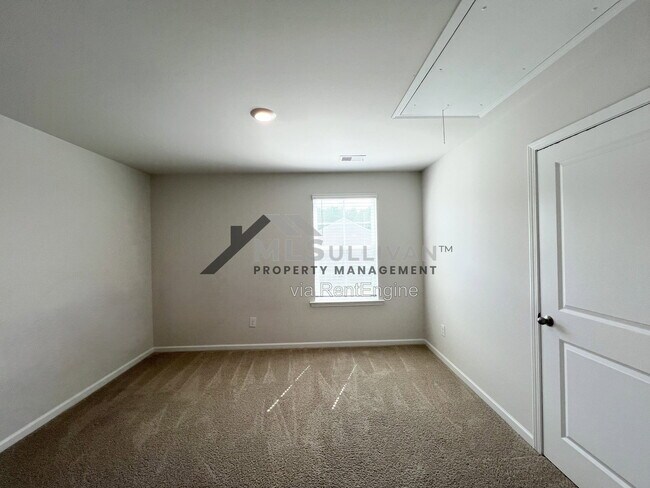 Building Photo - 2932 Egert Dr