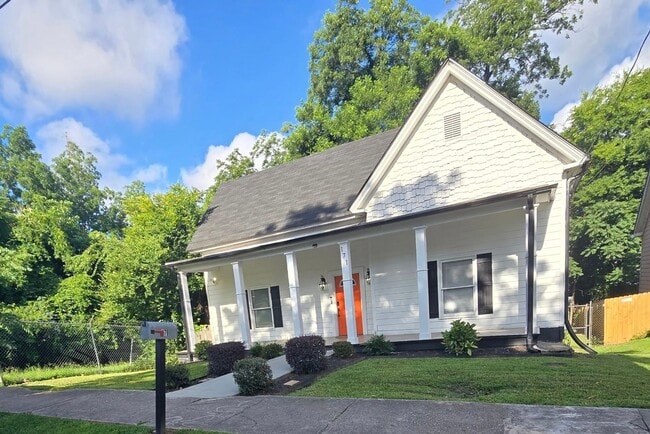 Building Photo - Charming 4BR House in Atlanta