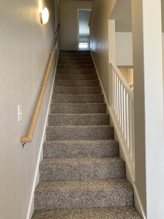 Building Photo - 7611 Stonehollow