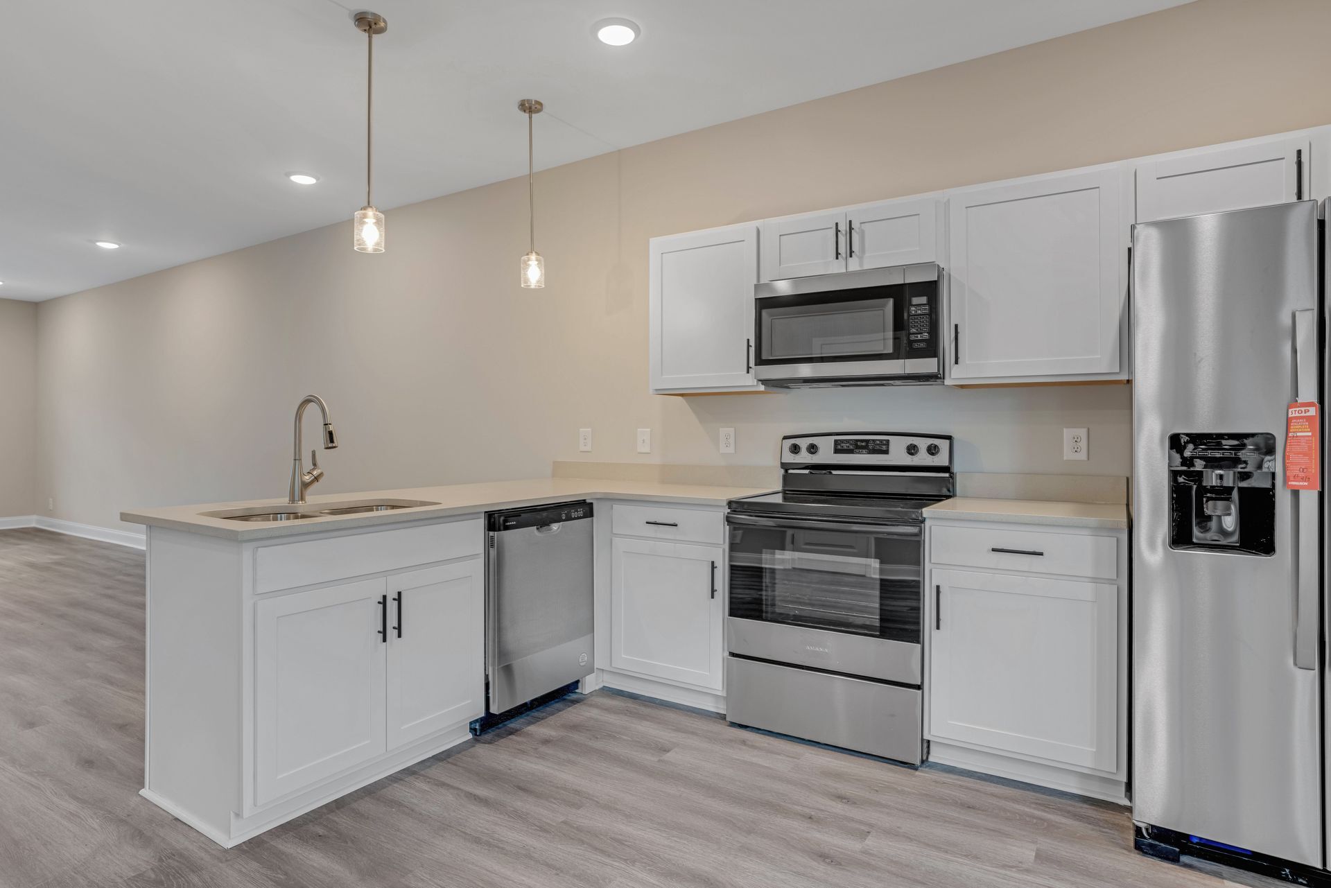 Building Photo - Excell Pointe 3 Bedroom Townhomes