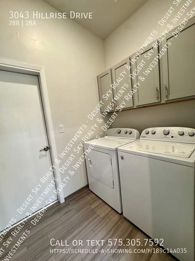 Building Photo - 3043 Hillrise Dr