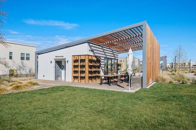 Building Photo - 27233 W Red Willow Ct