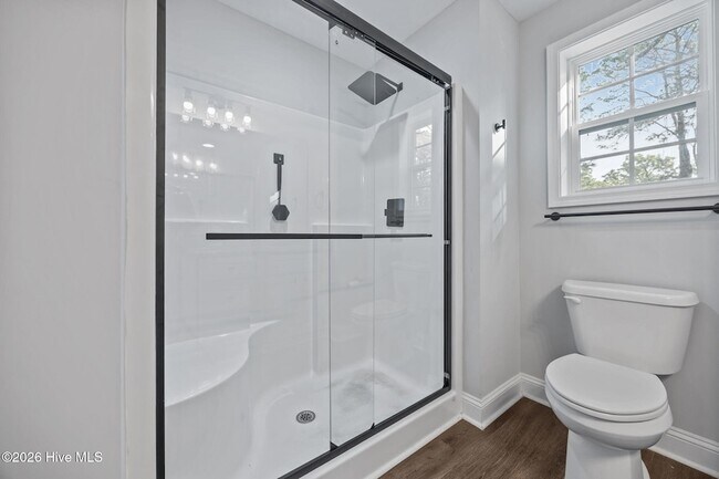 Building Photo - 521 N Hale St