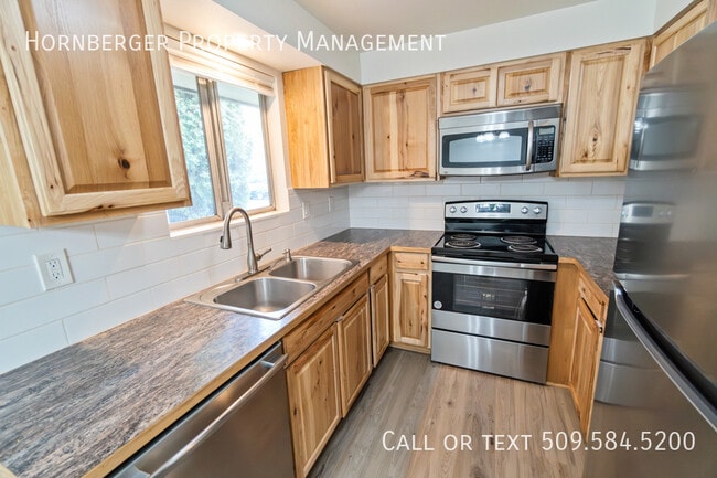 Building Photo - Duplex on the North Side