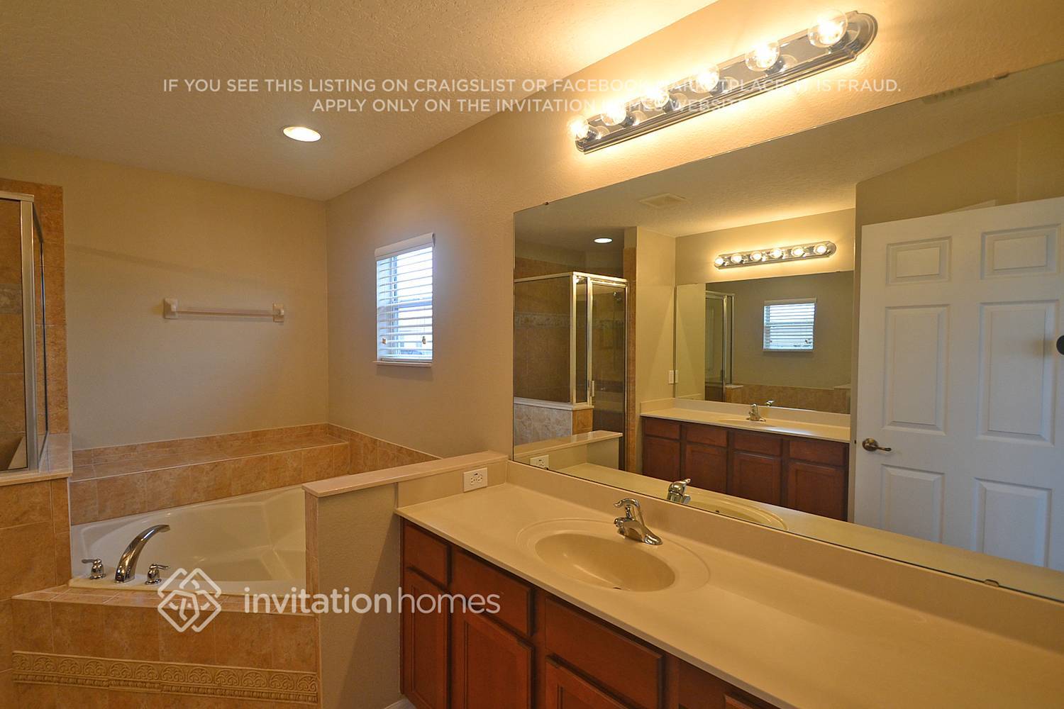 Building Photo - 11538 Via Lucerna Cir