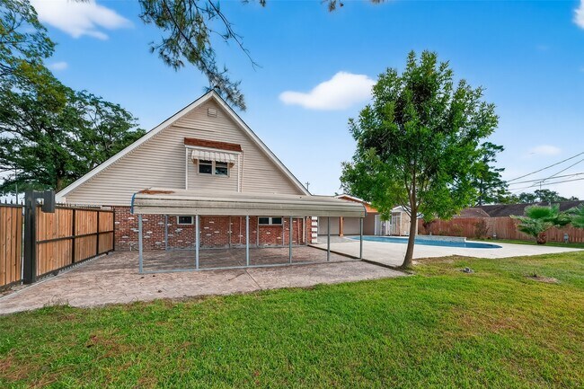 Building Photo - 4901 Burning Tree Dr