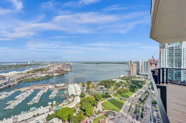 Building Photo - 398 NE 5th St