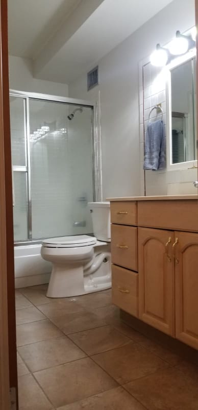 Building Photo - 710 S Alton Way