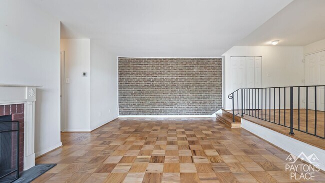 Building Photo - Spacious Condo minutes away from College Park campus