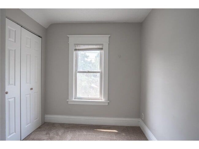 Building Photo - 938 N Cypress St