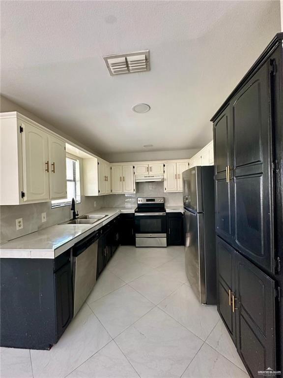 Building Photo - 15 Diana Dr