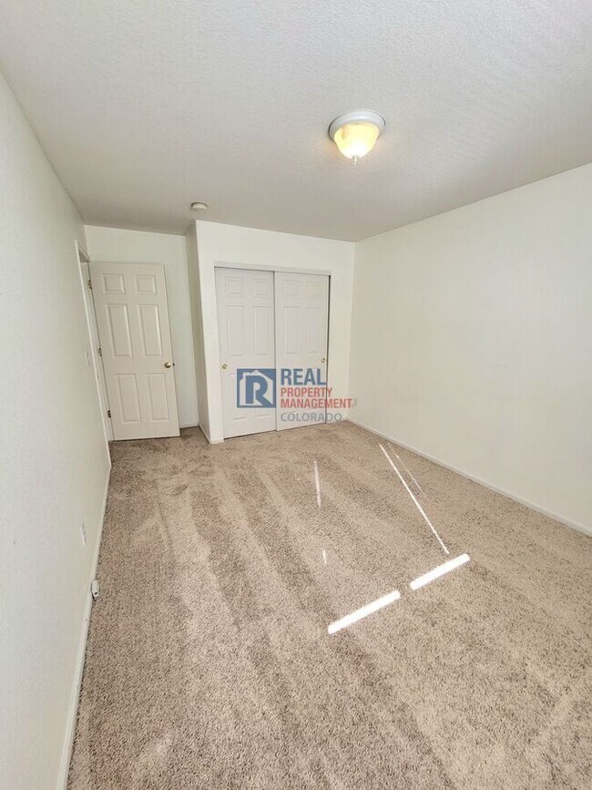 Building Photo - 4759 Waldenwood Dr